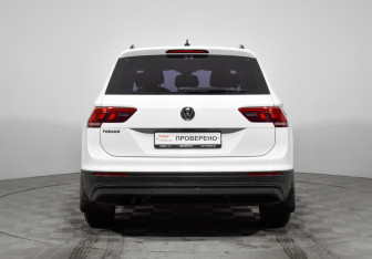 Подержанный автомобиль Volkswagen Tiguan 2020 года (6 фото)