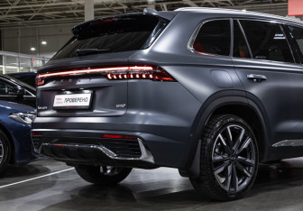 Подержанный автомобиль Geely Monjaro 2024 года (8 фото)