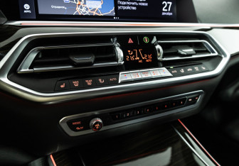 Подержанный автомобиль BMW X5 2019 года (22 фото)