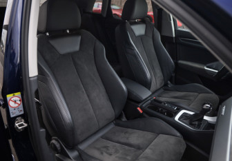 Подержанный автомобиль Audi Q3 2021 года (27 фото)