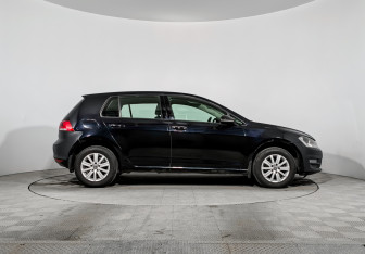 Подержанный автомобиль Volkswagen Golf Hatchback 2014 года (4 фото)