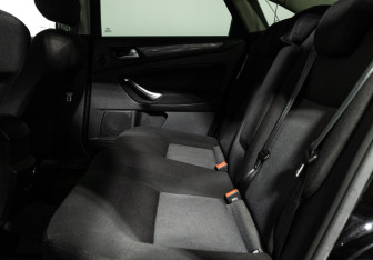 Подержанный автомобиль Ford Mondeo Sedan 2014 года (10 фото)