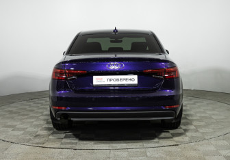 Подержанный автомобиль Audi A4 Sedan 2017 года (6 фото)