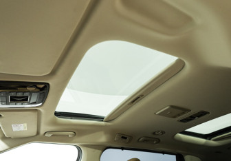 Подержанный автомобиль Kia Carnival 2021 года (17 фото)