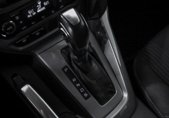 Подержанный автомобиль Ford Focus Hatchback 2012 года (16 фото)
