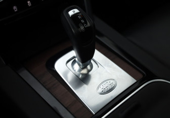 Подержанный автомобиль Land Rover Discovery Sport 2020 года (19 фото)