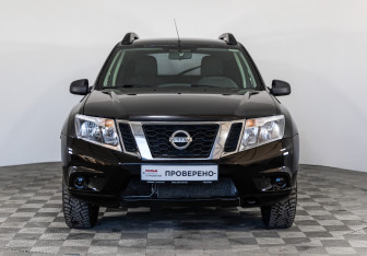 Подержанный автомобиль Nissan Terrano 2019 года (2 фото)