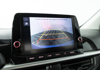 Подержанный автомобиль Kia Picanto 2022 года (18 фото)