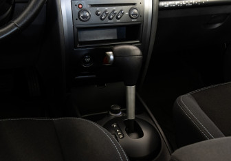 Подержанный автомобиль Renault Megane Sedan 2008 года (11 фото)