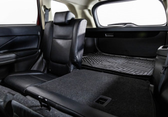 Подержанный автомобиль Mitsubishi Outlander 2013 года (21 фото)