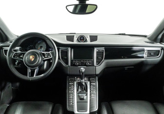 Подержанный автомобиль Porsche Macan 2015 года (13 фото)