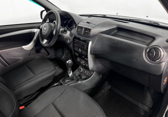 Подержанный автомобиль Nissan Terrano 2017 года (13 фото)
