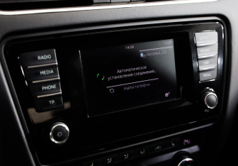 Подержанный автомобиль Skoda Octavia Liftback 2013 года (12 фото)