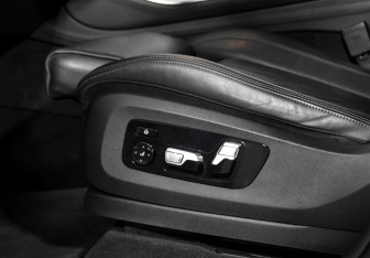 Подержанный автомобиль BMW X5 2020 года (10 фото)