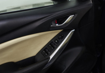 Подержанный автомобиль Mazda 6 Sedan 2013 года (20 фото)