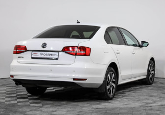 Подержанный автомобиль Volkswagen Jetta Sedan 2015 года (5 фото)