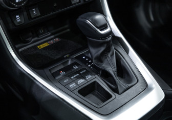 Подержанный автомобиль Toyota RAV4 2023 года (26 фото)