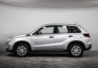 Подержанный автомобиль Suzuki Vitara 2020 года (8 фото)