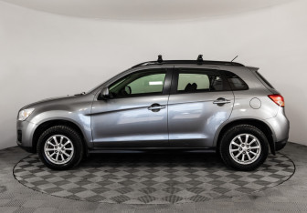 Подержанный автомобиль Mitsubishi ASX 2014 года (8 фото)