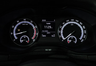 Подержанный автомобиль Skoda Karoq 2021 года (12 фото)