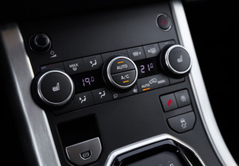 Подержанный автомобиль Land Rover Range Rover Evoque 2018 года (19 фото)