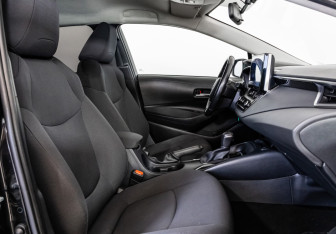 Подержанный автомобиль Toyota Corolla Sedan 2019 года (18 фото)