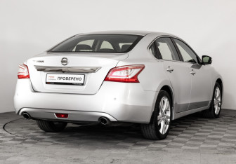 Подержанный автомобиль Nissan Teana 2014 года (7 фото)