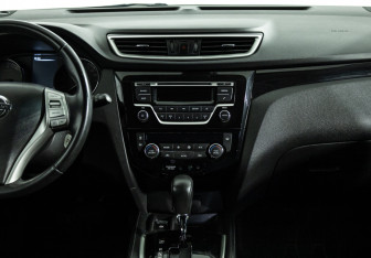 Подержанный автомобиль Nissan Qashqai 2018 года (14 фото)