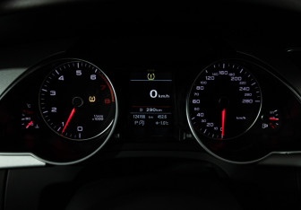 Подержанный автомобиль Audi A5 Coupe 2015 года (12 фото)