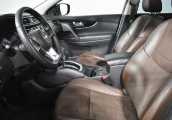 Подержанный автомобиль Nissan Qashqai 2021 года (10 фото)