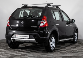 Подержанный автомобиль Renault Sandero 2012 года (5 фото)
