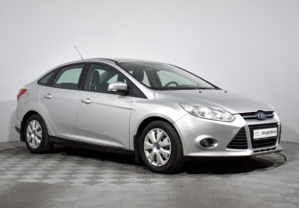 Подержанный автомобиль Ford Focus Sedan 2011 года (3 фото)