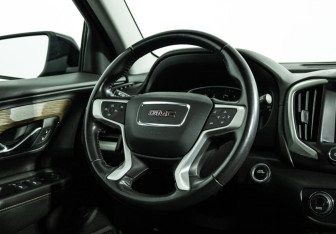 Подержанный автомобиль GMC Terrain 2020 года (23 фото)