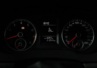 Подержанный автомобиль Volkswagen Jetta Sedan 2014 года (12 фото)