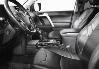 Подержанный автомобиль Toyota Land Cruiser Prado 2021 года (10 фото)