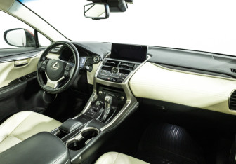 Подержанный автомобиль Lexus NX 2018 года (9 фото)