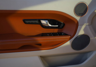 Подержанный автомобиль Land Rover Range Rover Evoque 2013 года (23 фото)