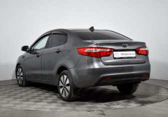 Подержанный автомобиль Kia Rio Sedan 2012 года (7 фото)