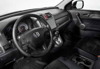 Подержанный автомобиль Honda CR-V 2011 года (9 фото)