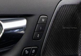 Подержанный автомобиль Volvo XC60 2019 года (22 фото)