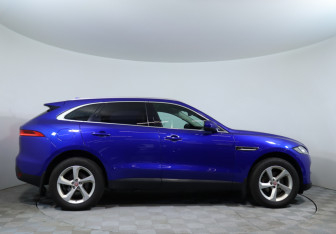 Подержанный автомобиль Jaguar F-Pace 2018 года (4 фото)