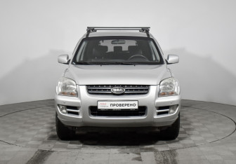 Подержанный автомобиль Kia Sportage 2007 года (2 фото)