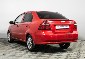 Подержанный автомобиль Chevrolet Aveo Sedan 2008 года (7 фото)