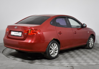 Подержанный автомобиль Hyundai Elantra Sedan 2009 года (5 фото)
