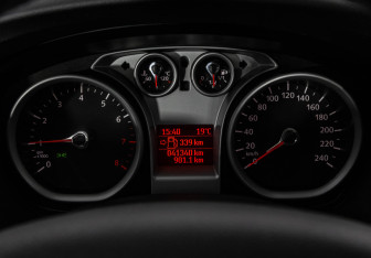 Подержанный автомобиль Ford Focus Hatchback 2011 года (17 фото)