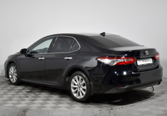 Подержанный автомобиль Toyota Camry Sedan 2019 года (7 фото)