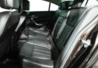 Подержанный автомобиль Opel Insignia Sedan 2013 года (10 фото)