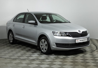 Подержанный автомобиль Skoda Rapid Liftback 2017 года (3 фото)