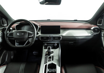 Подержанный автомобиль Geely Coolray 2022 года (13 фото)