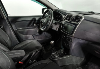 Подержанный автомобиль Renault Logan Sedan 2021 года (13 фото)